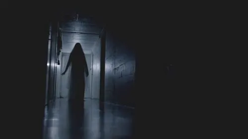 Призрак женщины в чёрной вуали